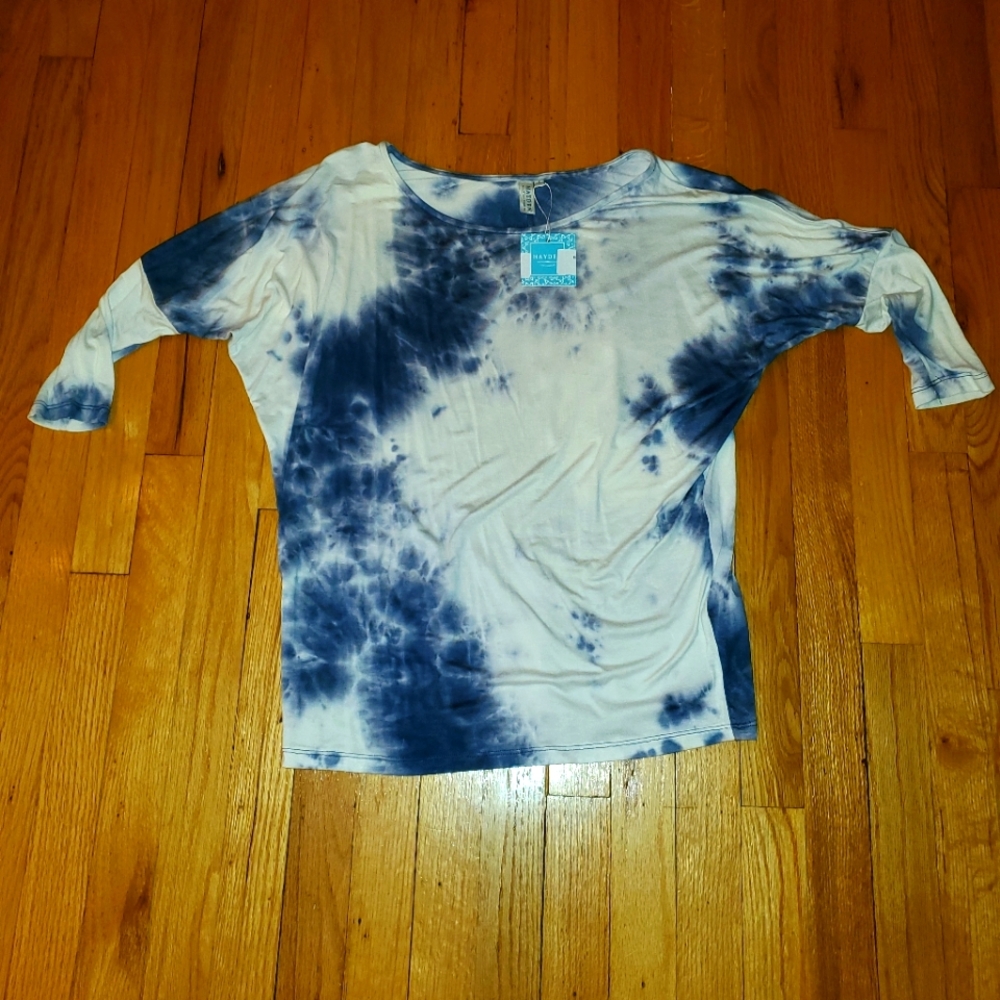 Size S Cream and Blue tie dye shirt